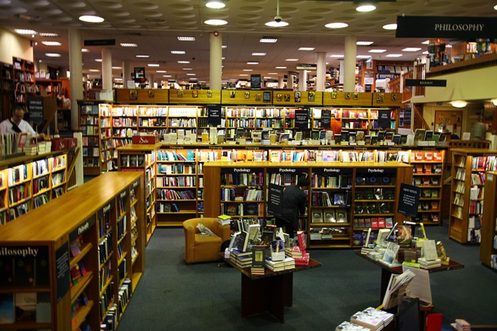 Как открыть книжный магазин?